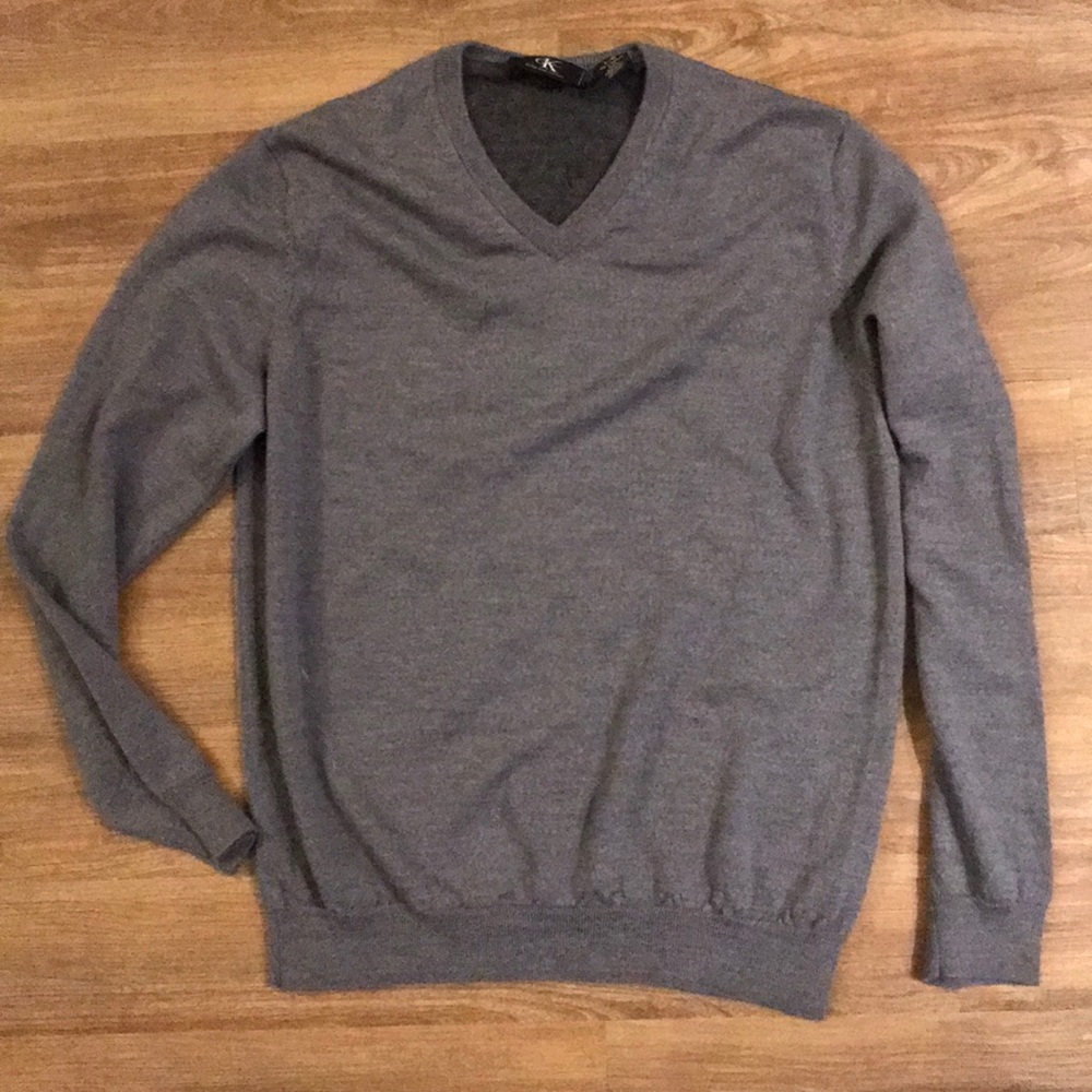Calvin Klein 100% merino wool men’s gray sweater